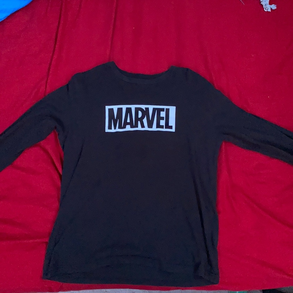 MARVEL Long Sleeve Graphic Tee (Logo’s on back)